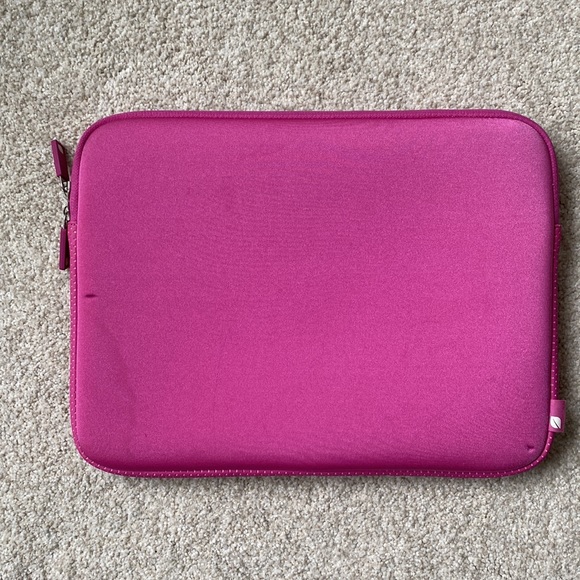 Incase Laptop Case - Picture 3 of 7